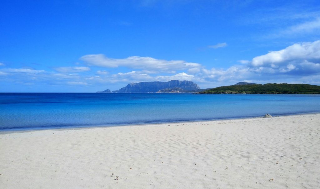 It is the favorite beach of the Olbia people, about eight kilometers away from the town centre, on the road that leads to Golfo Aranci